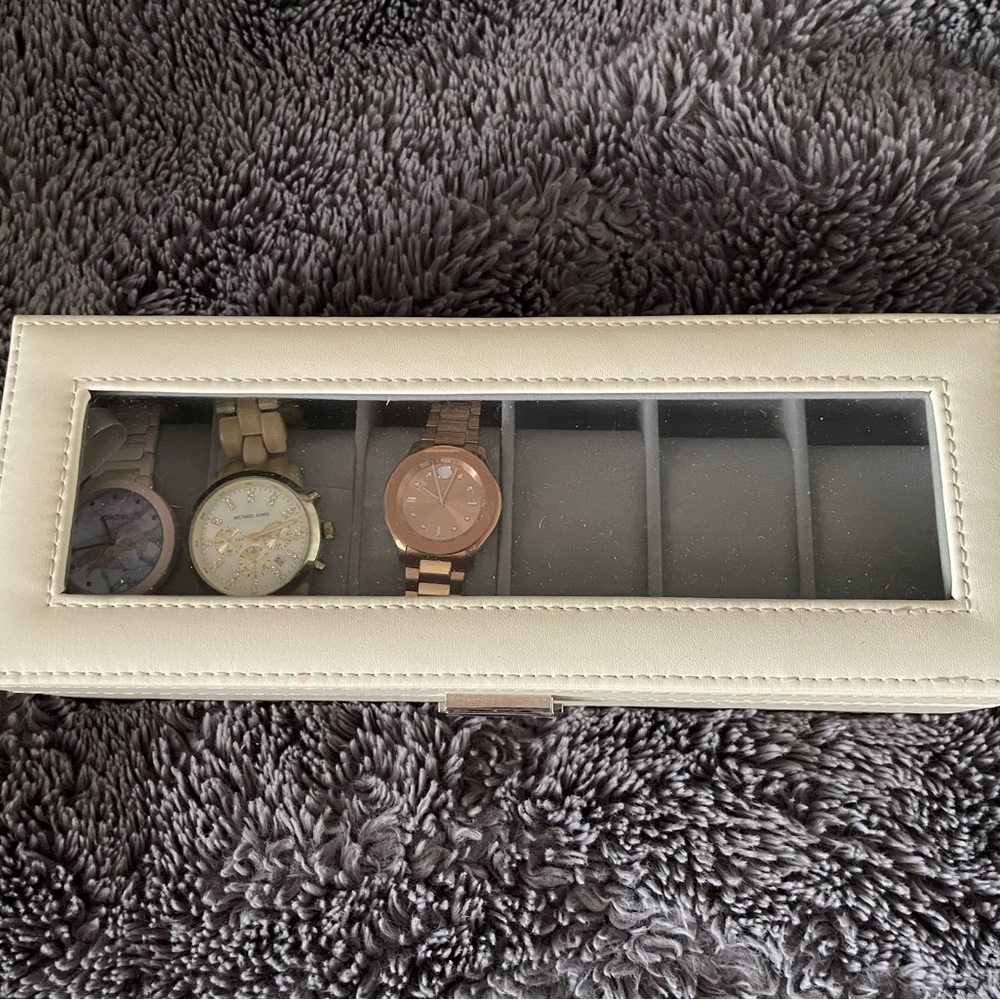 Watch holder case - 6 slots